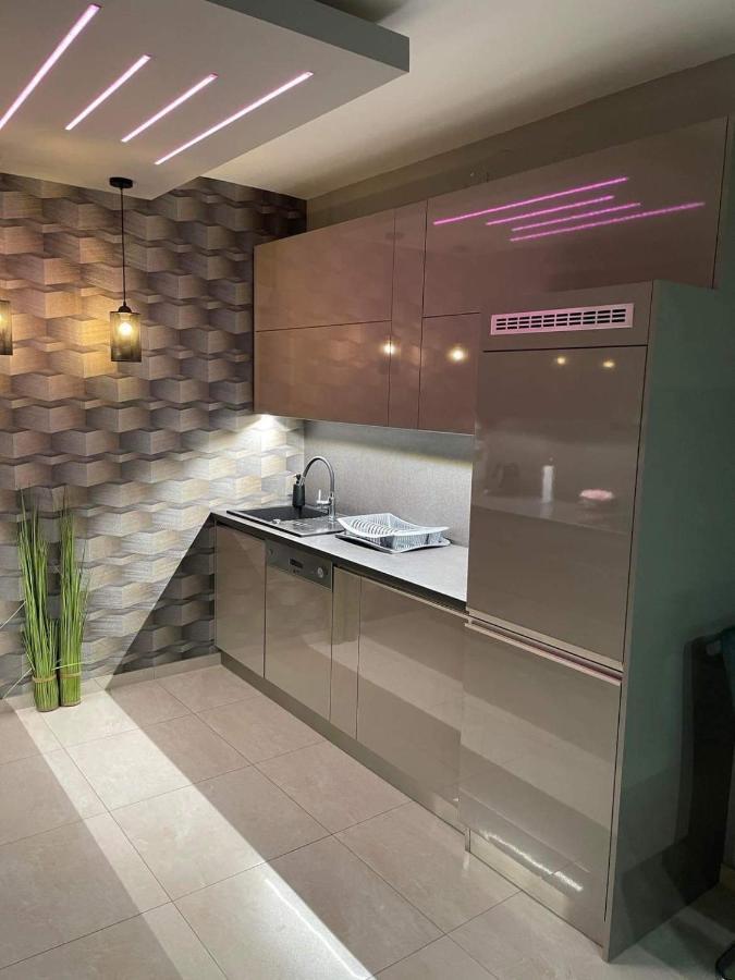New Apartman Debreţin Exterior foto