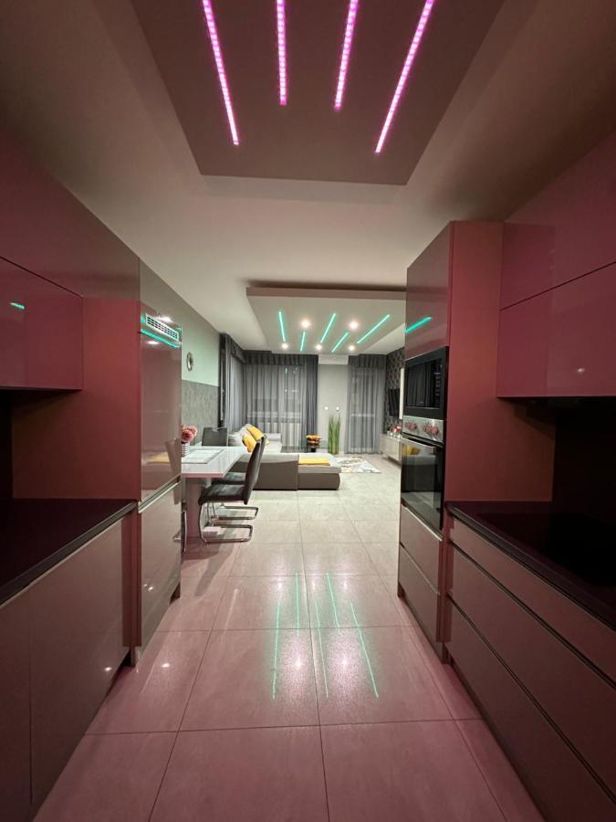 New Apartman Debreţin Exterior foto